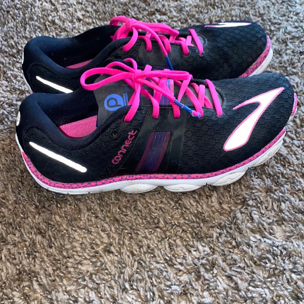 Womens athletic shoes!✨
